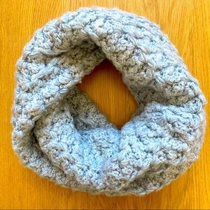 Accessorize || light gray infinity scarf